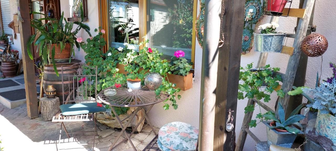 Ferienwohnung Beim Schlafwandler Karlsbad Exterior foto